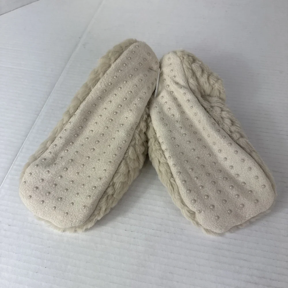 Auden Women's 0763 M/L 8-12‎ Faux Fur Slipper Socks Beige Gripper Bottom NWT